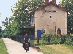 The cycling path (voie verte) to Cluny,
	an asphalt covered railway line.